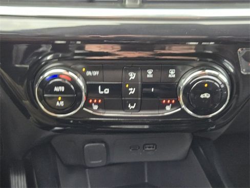 Used 2025 Chevrolet Trax RS image 23