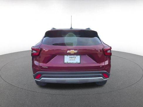 Used 2025 Chevrolet Trax LT image 12