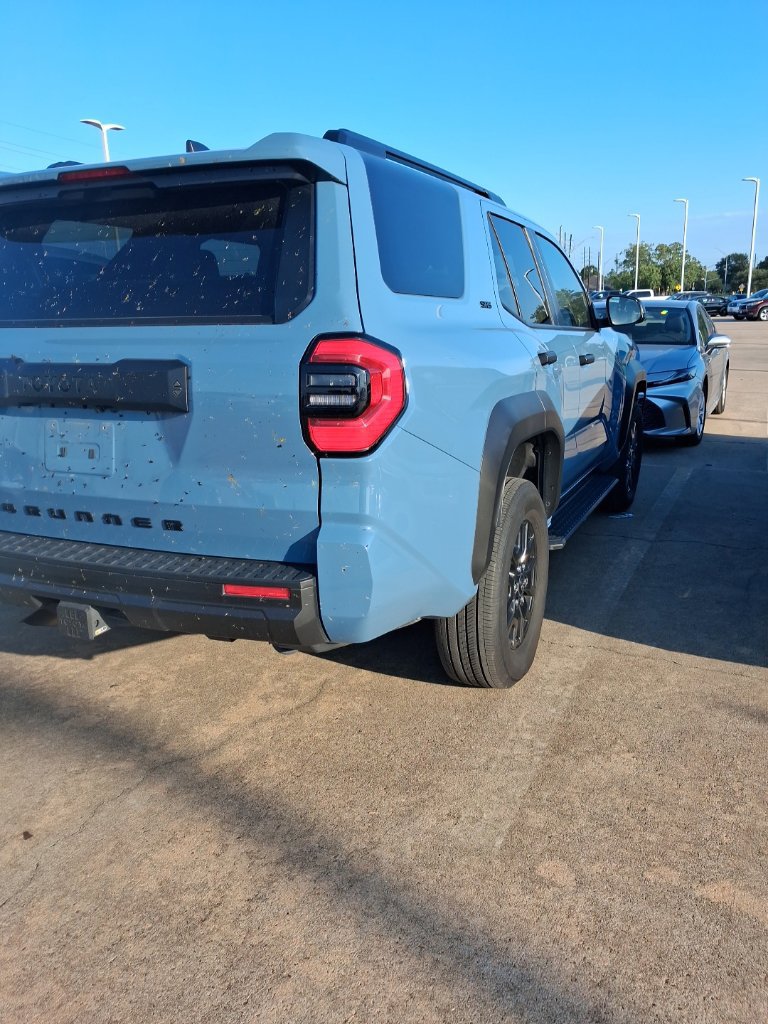 Used 2025 Toyota 4Runner SR5 AWD/4WD image 3