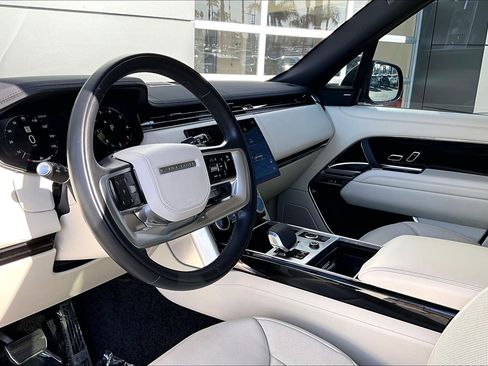 Used 2023 Land Rover Range Rover SE image 14