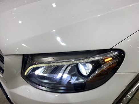 Used 2018 Mercedes-Benz GLC 300 4MATIC image 20