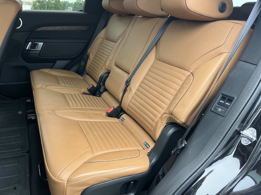 Used 2019 Land Rover Discovery HSE AWD/4WD image 10