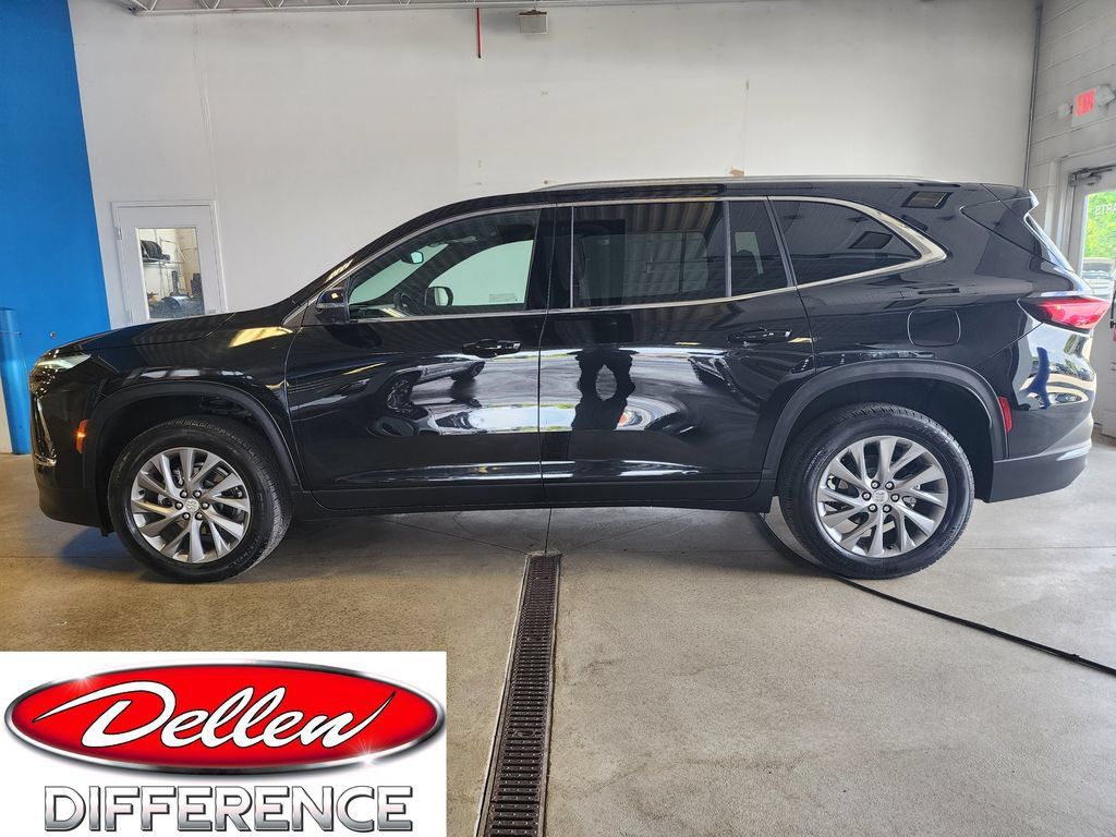 Used 2025 Buick Enclave Preferred AWD/4WD image 1