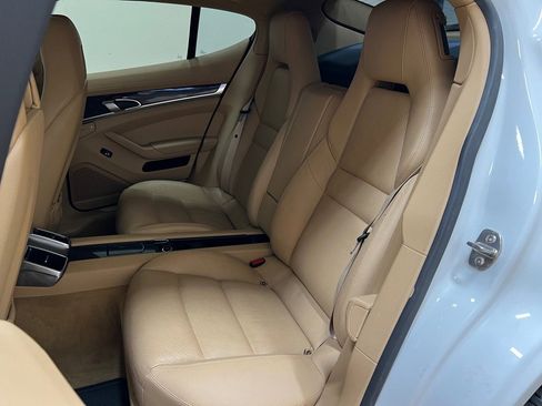 Used 2013 Porsche Panamera 4 image 31
