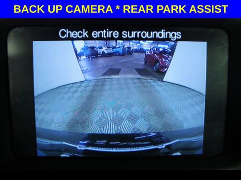 Used 2015 Jeep Renegade Latitude w/ Cold Weather Group FWD image 7