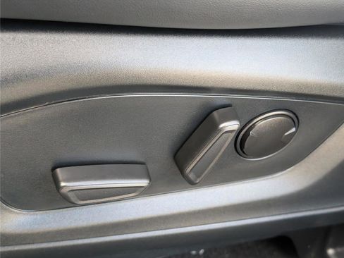 Used 2024 Ford Explorer XLT w/ Equipment Group 202A image 22