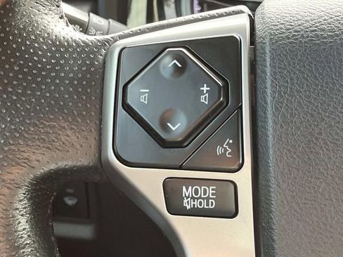 Used 2023 Toyota 4Runner Limited AWD/4WD image 39