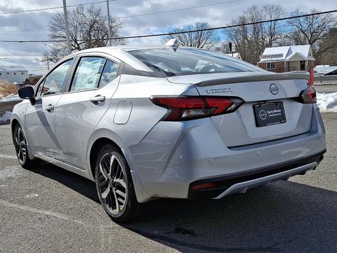 New 2025 Nissan Versa SR w/ Trunk Package image 3