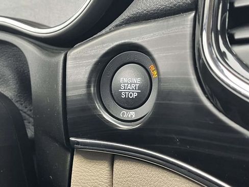 Used 2021 Jeep Grand Cherokee Limited image 35