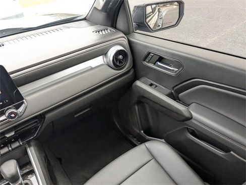 Certified 2023 Chevrolet Colorado LT w/ LT Convenience Package III image 17
