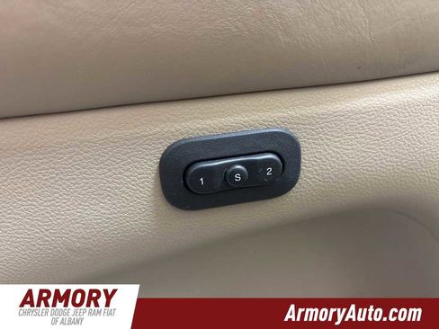 Used 2016 Jeep Grand Cherokee Overland image 9