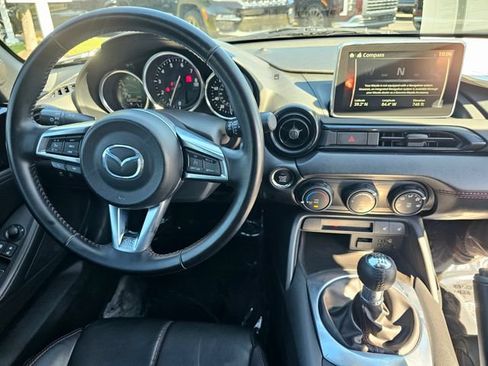 Used 2016 MAZDA MX-5 Miata Club RWD image 25