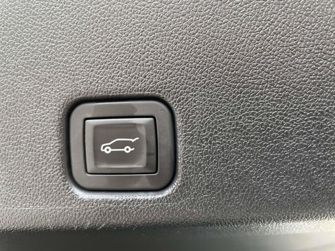 Used 2025 Chevrolet Traverse Z71 w/ Enhanced Driving Package AWD/4WD image 21
