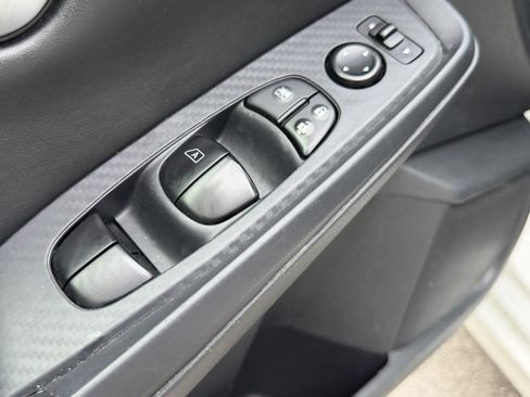 Used 2024 Nissan Sentra SV FWD image 5