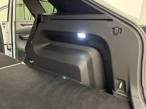 Used 2025 Volkswagen Atlas Cross Sport SE AWD/4WD image 40