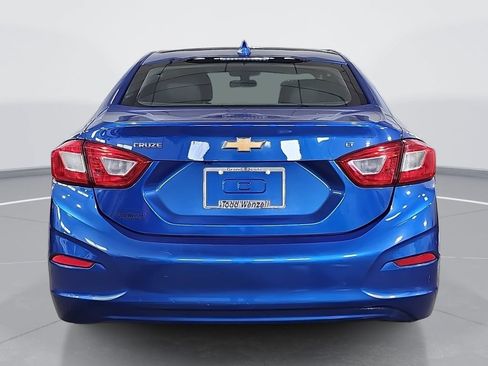 Certified 2018 Chevrolet Cruze LT w/ LT Convenience Package FWD image 5