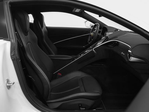 Certified 2023 Ferrari Roma RWD image 51