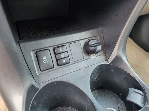 Used 2011 Toyota RAV4 Limited image 25