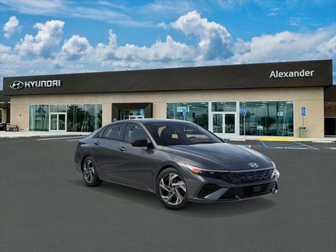 New 2026 Hyundai Elantra SEL Sport Premium image 2