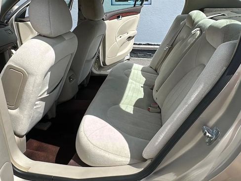 Used 2007 Buick Lucerne CX FWD image 25