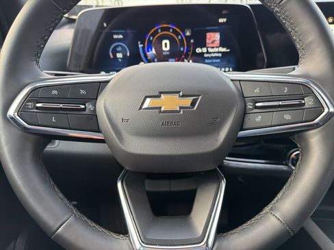 Used 2025 Chevrolet Equinox LT image 10