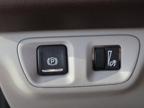 Used 2017 GMC Acadia SLT image 9