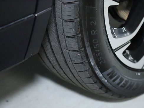 Certified 2024 Lincoln Nautilus Reserve w/ Equipment Group 202A image 39