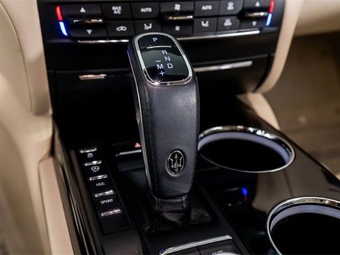 Used 2022 Maserati Ghibli Modena image 48