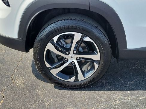 Used 2025 Chevrolet Trax RS w/ Sunroof Package FWD image 7