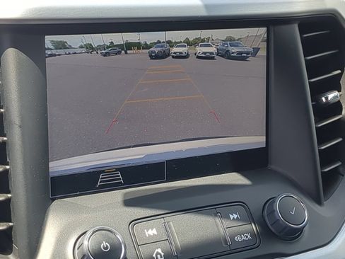Certified 2023 GMC Acadia SLE w/ Driver Convenience Package AWD/4WD image 13