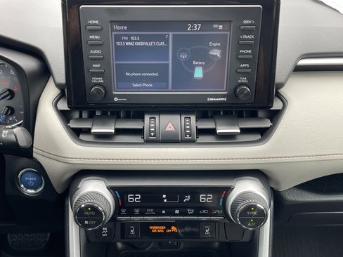 Used 2021 Toyota RAV4 XLE Premium image 27