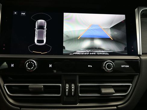 Certified 2022 Porsche Macan GTS image 12