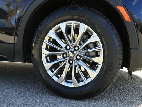 Used 2024 Cadillac XT4 Premium Luxury image 5