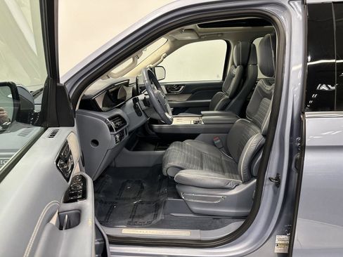 Used 2020 Lincoln Navigator L Black Label w/ Cargo Convenience Package image 12