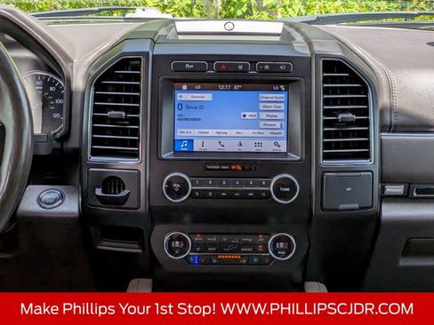 Used 2019 Ford Expedition Limited w/ Equipment Group 302A RWD image 17