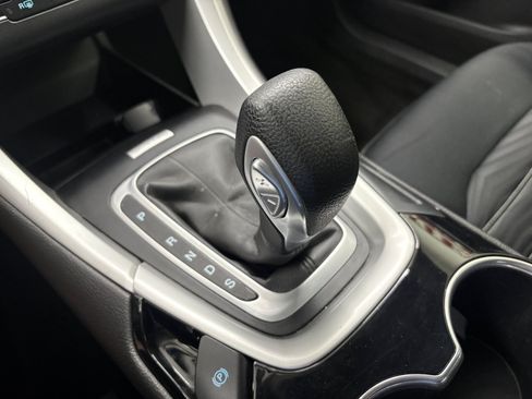 Used 2016 Ford Fusion SE FWD image 19