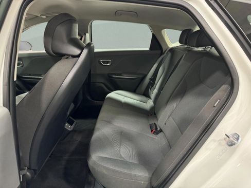 Used 2025 Kia K4 LXS image 8