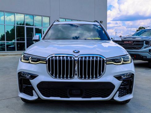 Used 2020 BMW X7 xDrive40i w/ M Sport Package AWD/4WD image 3