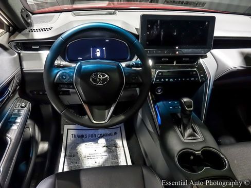 Used 2024 Toyota Venza Limited image 19