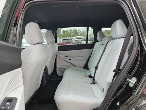 New 2026 Jeep Cherokee Laredo image 22