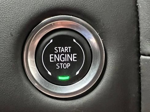 Used 2024 GMC Yukon Denali Ultimate AWD/4WD image 32