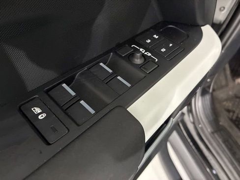 Used 2024 Land Rover Defender 110 S image 20