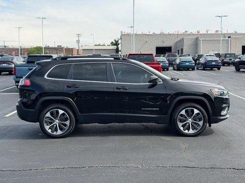 Used 2022 Jeep Cherokee Limited w/ Elite Package AWD/4WD image 2