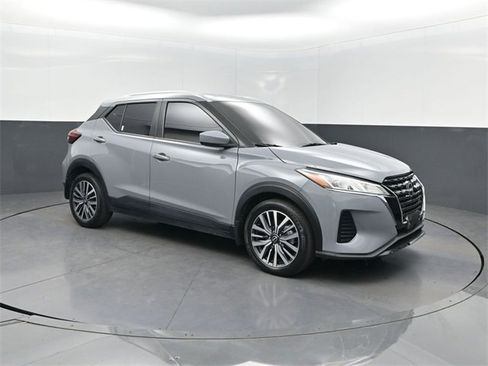 Used 2023 Nissan Kicks SV image 30