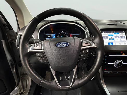 Used 2019 Ford Edge Titanium w/ Cold Weather Package AWD/4WD image 22