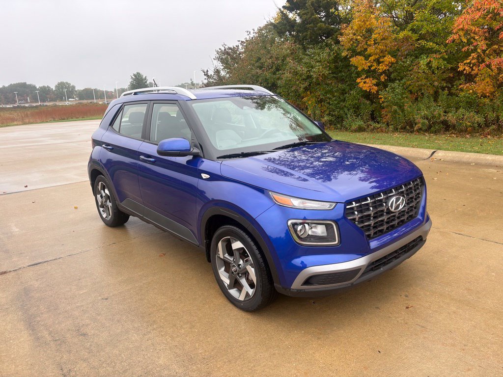 Used 2024 Hyundai Venue SEL FWD image 11