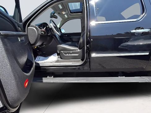 Used 2012 Cadillac Escalade EXT Premium AWD/4WD image 18