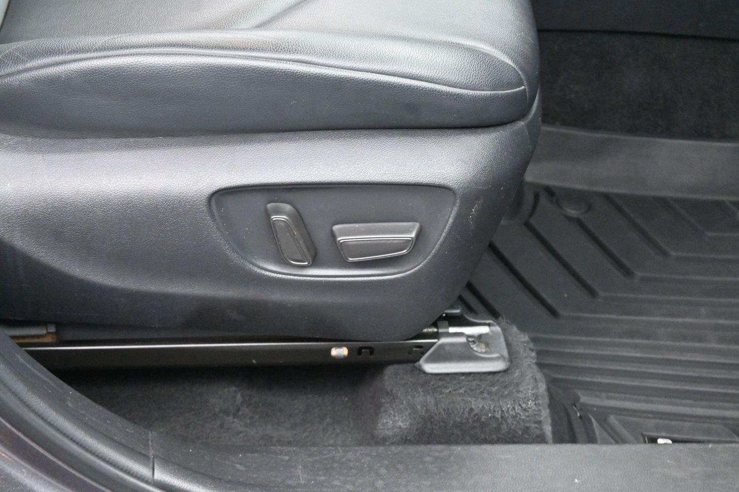 Used 2022 Toyota Highlander XLE FWD image 36