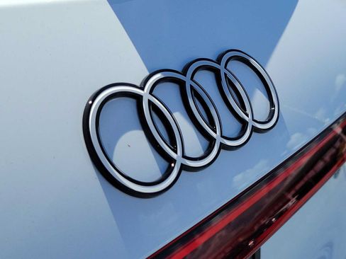 Certified 2025 Audi Q5 Premium Plus w/ Premium Plus AWD/4WD image 16