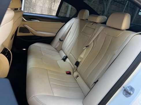 Used 2021 BMW 530i w/ Premium Package image 16